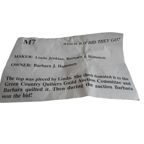 Vintage 1992 Quilted square wall hanging Which way did they go? Estate - Picture 5 of 5